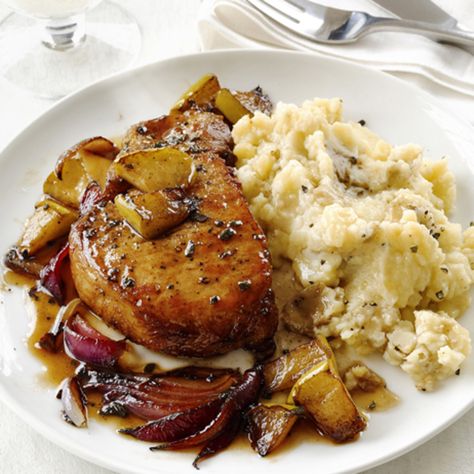 Pork Chops With Apples, Garlic Smashed Potatoes, Smashed Potatoes Recipe, Apple Pork, Apple Pork Chops, Dinner Plans, Healthy Weeknight Dinners, Garlic Potatoes, Garlic Mashed