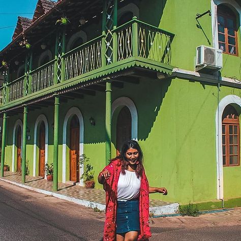 The perks of being friends with me - I'll keep you entertained at all times, even if it means dancing in the middle of the street 🙈🙈 . . . . #Fontainhas #LatinQuarters #FontainhasGoa #PlanetGoaMagazine #PickMyGoaPic #KnocksenseGoa #SoGoa #GoaExplore #UnexploredGoa #_MOG #Panjim #PanjimCity #GoaDiaries #GoaBlogger #GoaTourism #RangeenBandar #PinkLemGang #LarissaPresets #FelizLand #TheSpicyJourney #CanonGirl #CanonGirls #GreenHousees #PinkShrug Goa Trip, Weather In India, Goa Travel, Dublin Ireland Travel, Travel Pose, Travel Picture Ideas, India Culture, India Photography, Ireland Landscape