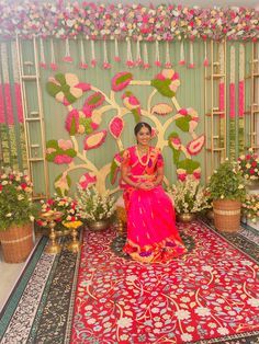 Decor and bride selection of colours are matching with each other #Pellikoothuru #pellikuthurudecoration #pellikuthurudecorationathome #pellikuthurudecorationbutta #pellikuthurudecorideas #pellikuthurufunctiondecorationathome #pellikuthurubackgrounddecoration #pellikuthurufunctiondecoration #pellikuthuruceremonydecoration #pellikuthurustagedecoration #pellikuthurufunctiondecor Leaf Decor Wedding, Small Wedding Decor, Mehendi Decor Ideas, Simple Stage Decorations, Home Flower Decor, Indian Wedding Decor, Diy Floral Decor, Wedding Background Decoration, Diy Wedding Backdrop