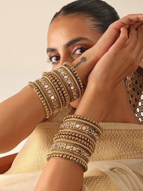 Bangles from India Indian Jewelry Bangles, Indian Bangles Aesthetic, Trending Bangles, Navratri Makeup Look, Bangle Aesthetic, Desi Bangles, Aesthetic Bangles, Wedding Bangles Indian, Bangles Set Indian