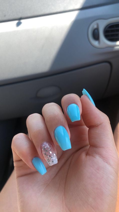 Blue Nails With Design Coffin, Basic Nail Ideas Acrylic, Simple Acrylic Nails Blue, Short Acrylic Nails Ideas Square, Cute Spring Nails Coffin, Square Gel Nails Spring, Spring Gel Nails Ideas Short, Beachy Nails Acrylic, Nail Ideas For Spring Acrylic