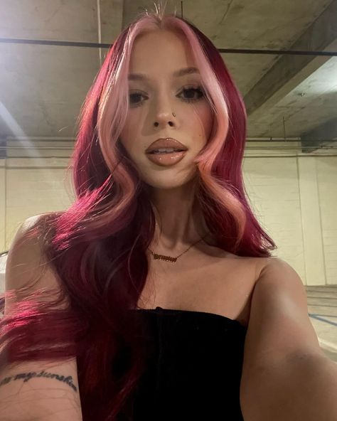 Pink Hair Dye, Red Hair Inspo, Wine Hair, Cute Hair Colors, Dyed Hair Inspiration, Pretty Hair Color, Hair Color Pink, Hair Stylist Life, Dye My Hair