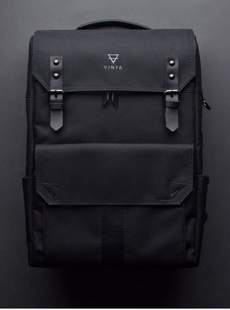 Vinta S-Series camera pack preorder @ http://www.vinta.co/shop/vinta-s-series Stationary Collection, Travel Camera Bag, Mens Backpack Fashion, Stylish School Bags, Leather Backpack For Men, Mens Bags Fashion, Stylish Backpacks, Waterproof Backpack, Cool Backpacks