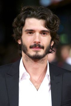 Yon Gonzalez, Spanish Men, Men Haircut Curly Hair, Wavy Hair Men, Men Haircut Styles, Long Beards, Men Haircut, Corte De Cabelo Masculino, Mens Haircuts Short