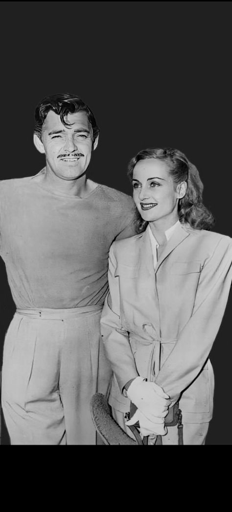 CLARK GABLE AND CAROLE LOMBARD Carole Lombard Clark Gable, Kingman Arizona, Loretta Young, Hollywood Couples, Carole Lombard, Clark Gable, Classic Movie Stars, Cary Grant, Nerdy Girl