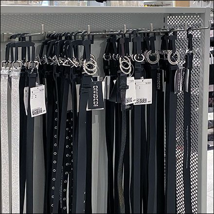 Belt Stand Display, Belt Display Retail, Cloth Showroom, Furniture Store Design, Belt Store, Belt Display, Stand Ideas, Store Fixtures, Store Displays