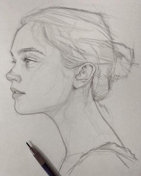 Draw Face Side View, Left Side Face Drawing, Semi Realistic Drawing Side Profile, Woman Side Profile Drawing Sketch, Side Profile Drawing Woman Face, Side Profile Drawing Realistic, Girl Side Profiles Drawings, Face From The Side Drawing, Side Portrait Drawing