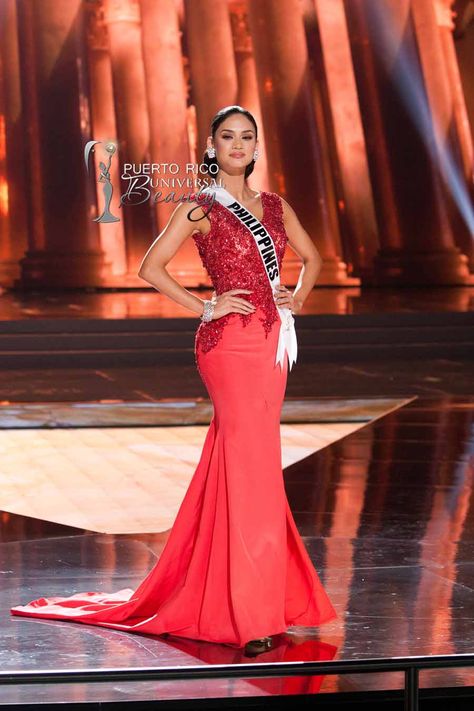 MISS UNIVERSE 2015 :: PRELIMINARY EVENING GOWN COMPETITION | Pia Alonzo Wurtzbach, Miss Universe Philippines 2015, competes on stage in her evening gown during The 2015 MISS UNIVERSE® Preliminary Show at Planet Hollywood Resort & Casino Wednesday, December 16, 2015. #MissUniverse2015 #MissUniverso2015 #MissPhilippines #MissFilipinas #PiaAlonzoWurtzbach #PiaAlonzo #PiaWurtzbach #PreliminaryCompetition #EveningGown #Winner #Ganadora #LasVegas #Nevada Pageant Poses, Pageant Walk, Pia Alonzo Wurtzbach, Miss Universe Dresses, Miss Universe Philippines, Miss Universe 2015, Miss Philippines, Planet Hollywood, Luxury Girl