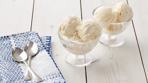 No Churn Coconut Ice Cream Homemade Coconut Ice Cream, Coconut Ice Cream Recipes, Vanilla Ice Cream Recipe, Coconut Ice, Creamy Recipes, Homemade Ice Cream Recipes, Ice Cream At Home, Coconut Ice Cream, No Churn Ice Cream