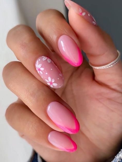 fuchsia French tips with flowers Fushia Nails Design, Feminine Nail Art, French Tips With Flowers, Short Pink Nails, Trendy Manicure, Pale Pink Nails, Pink Nail Colors, Hard Gel Nails, Makeup Nails Designs