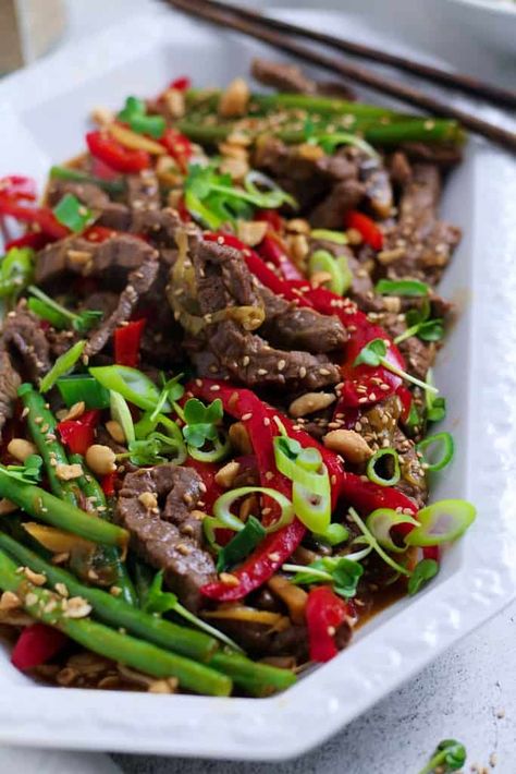 Ginger Beef Stir Fry Orange Ginger Steak Stir Fry, Venison Stir Fry, Ginger Beef Stir Fry, Ginger Steak, Chinese Beef Recipes, Dinner Asian, Beef Broccoli Stir Fry, Steak Dinner Recipes, Steak Stir Fry