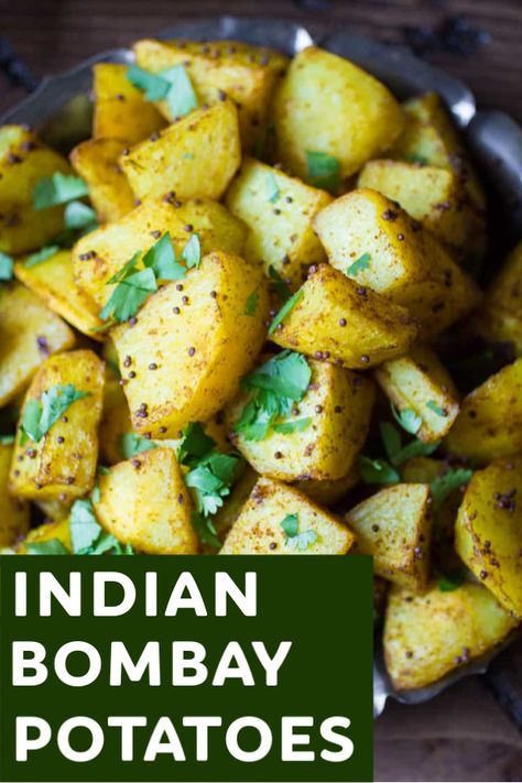 Bombay Potato Recipe, Bombay Potatoes, Vegetarian Curry, Homemade Drinks, Recipes To Try, Indian Dishes, Perfect Side Dish, Dinner Tonight, Potato Recipes