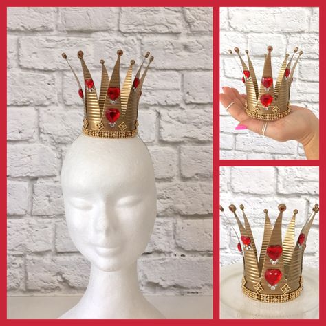 Diy Queen Of Hearts Crown, Queen Of Hearts Hairstyles, Queen Of Hearts Crown Diy, Red Queen Crown, Queen Of Hearts Crown, Red Queen Costume, Queen Of Hearts Halloween Costume, Disney Villain Costumes, Queen Of Hearts Halloween