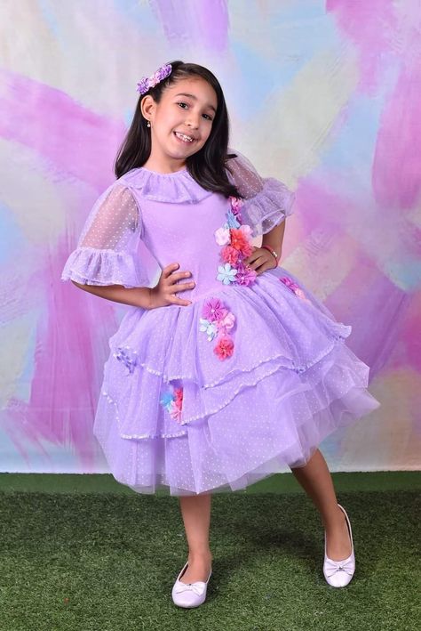 Isabela Cake, Encanto Theme, Isabella Madrigal, Minnie Birthday, Halloween Costumes Makeup, Butterfly Birthday, Special Dresses, Fabric Bows, Diy Pattern