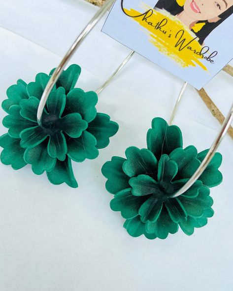 🍃Flower Hoop Earrings 🍃 ▪️𝑯𝒂𝒏𝒅𝒎𝒂𝒅𝒆 𝒆𝒂𝒓𝒓𝒊𝒏𝒈𝒔 👐 ▪️𝑴𝒂𝒅𝒆 𝑰𝒏 𝑨𝒖𝒔𝒕𝒓𝒂𝒍𝒊𝒂 (𝑷𝒆𝒓𝒕𝒉)🇦🇺 ▪️𝑾𝒐𝒓𝒍𝒅𝒘𝒊𝒅𝒆 🌍 𝑫𝒆𝒍𝒊𝒗𝒆𝒓𝒊𝒆𝒔 📦 ▪️𝑶𝒏𝒍𝒊𝒏𝒆 𝑻𝒓𝒂𝒏𝒔𝒇𝒆𝒓💵 ▪️𝑾𝒉𝒐𝒍𝒆𝒔𝒂𝒍𝒆/ 𝑹𝒆𝒕𝒂𝒊𝒍 . . . 𝑷𝒓𝒆 𝑶𝒓𝒅𝒆𝒓𝒔 🌿𝑭𝒓𝒆𝒆 𝒅𝒆𝒍𝒊𝒗𝒆𝒓𝒚 𝒇𝒐𝒓 𝒐𝒗𝒆𝒓 $100 𝑶𝒓𝒅𝒆𝒓𝒔 (Delivery via Registered Post) ▫️Material- foam sheet /silver Hoops ▫️Available sizes - 8cm hoop size ▫️Colours-25 Colours #tasselearrings #handmade #handmadejewelry #australia #perthearrings #australianjewellerydesigner #earrings #earringsoftheday #likesforlike #followforfollowback #perth #per... Australia Perth, Flower Hoop Earrings, Hoop Earrings Handmade, Earring Making, Foam Sheets, Big Flowers, Silver Hoops, Tassel Earrings, Perth