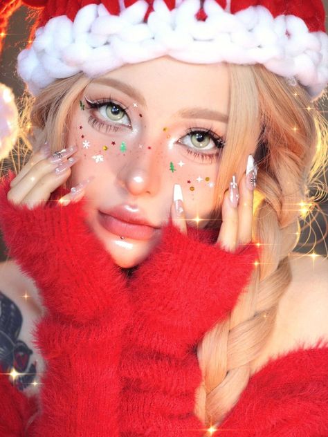 Christmas makeup inspos Love Your Friends, Christmas Makeup Looks, Love Your Work, New Year's Makeup, Christmas Makeup Look, Love You Friend, Love Your Family, Friends Love, Christmas Makeup