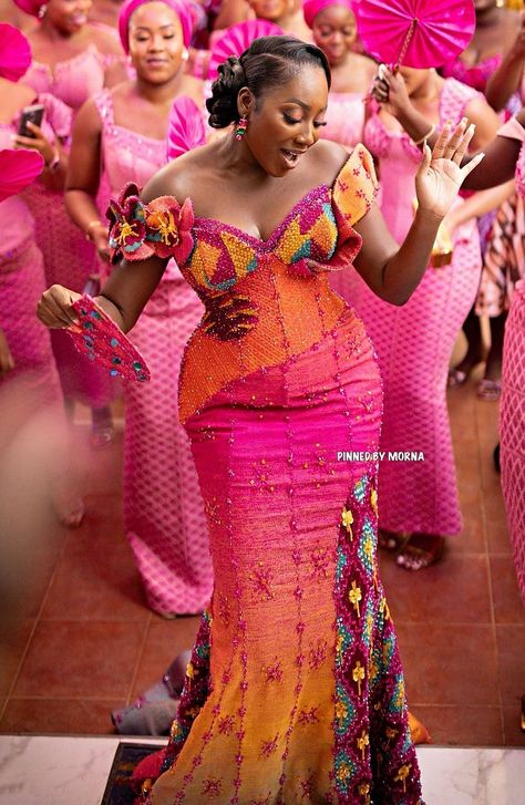 Traditional Kente Styles For Engagement, Ghana Bride Dresses, Ghana Wedding Dress Traditional, Kente Engagement Styles Ghana, Traditional Wedding Ghana, Ghana Traditional Wear, Ghanaian Traditional Wedding Dresses, Ghana Traditional Wedding Dresses, Pink African Dress