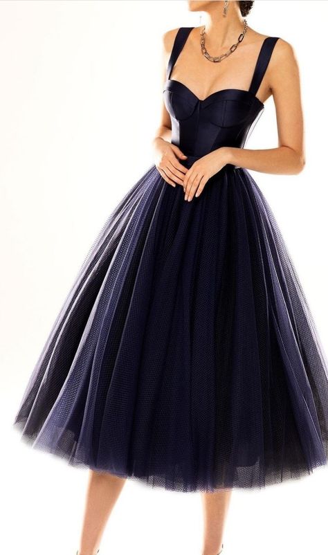 Elegant Homecoming Dresses, Chic Evening Dress, Tulle Ball Gown, Prom Dress Inspiration, Grad Dresses, Gala Dresses, Prom Party, Tea Length, Classy Dress