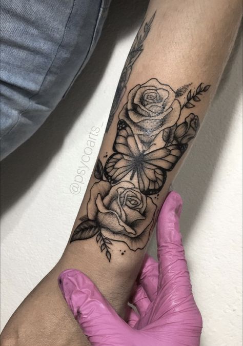 Arm Tattoos For Women Forearm, Rose And Butterfly Tattoo, Butterfly Tattoos On Arm, Arm Sleeve Tattoos For Women, Rose Tattoos For Women, Capricorn Tattoo, Flower Wrist Tattoos, Cute Hand Tattoos, Pretty Hand Tattoos