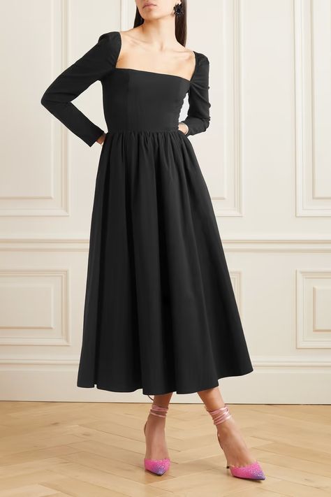 Weekend Outfit Fall, Mens Casual Wedding Attire, Fall Weekend Outfits, Casual Christmas Party Outfit, Reformation Clothing, Casual Wedding Attire, Casual Party Outfit, Black Attire, Designer Maxi Dress