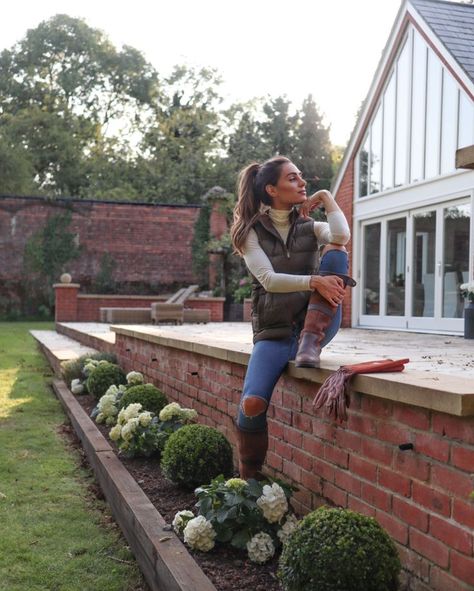 English Countryside Fashion, English Country Fashion, Countryside Outfit, Lydia Millen, Countryside Fashion, Lydia Elise Millen, Garden Prepping, Countryside Style, Farm Clothes