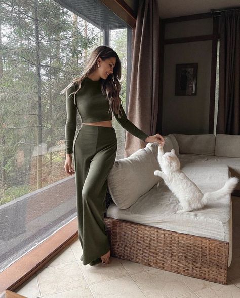 Lounge Outfit Aesthetic, Home Look Outfit, Lounge Wear Aesthetic, Feminine Loungewear, Aesthetic Loungewear, Homewear Outfit, Loungewear Aesthetic, Classy Loungewear, Cute Lounge Outfits