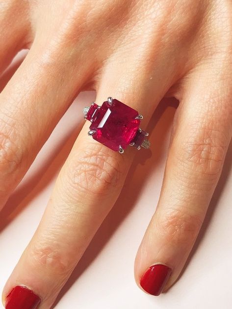 This peerless three-stone ring is truly unforgettable thanks to its commanding centre ruby, made rare by its large size. Large Ruby Ring, Mens Ruby Ring, Building Connections, Ruby Jewellery, Gemstone Rings Vintage, Cushion Engagement Ring, Platinum Diamond Rings, Rings Vintage, Wear Red