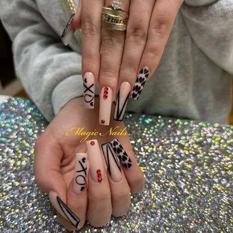 37+ Black Valentines Nails That Turn Heads 2024 Black Valentines Nails, Black Valentines, Naild It, Magic Nails, Walk On The Wild Side, Love And Romance, Valentines Nails, Picture This, Holiday Looks