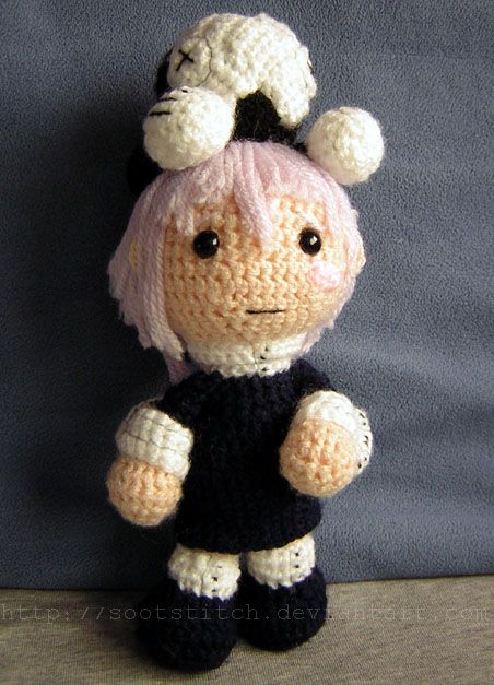 Ragnabug by ~sootstitch on deviantART Soul Eater Crochet Pattern, Soul Eater Crochet, Steven Universe Crochet Pattern, Crochet Luci Disenchantment, Crochet Final Fantasy Pattern, Crochet Sandworm Pattern, Anime Crochet, Soul Eater Crona, Cute Boyfriend Gifts