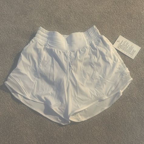 New Size 2 White High Rise 4” Hotty Hot Lululemon Shorts. Lululemon Hotty Hot Shorts, Hot Short, Hotty Hot Shorts, Lululemon Shorts, Shorts Athletic, Athletic Shorts, White Shorts, Lululemon Athletica, Daisy