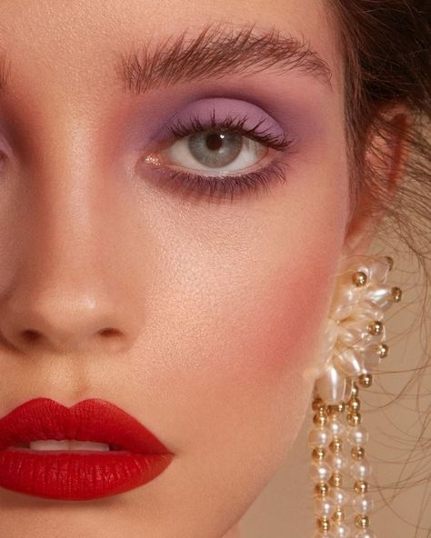 80s Makeup Looks, 80’s Makeup, 1980s Makeup, Editorial Make-up, Look 80s, 80s Makeup, Midsummer Dream, Bright Red Lipstick, Retro Makeup