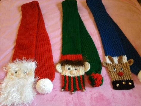 Loom knit christmas scarves /Santa, Elf, Rudolph Loom Knit Christmas, Beginner Scarf, Loom Knitting Scarf, Christmas Scarves, Scarf Crochet Patterns, Crochet Patterns Beginner, Addi Express, Addi Knitting Machine, Knifty Knitter