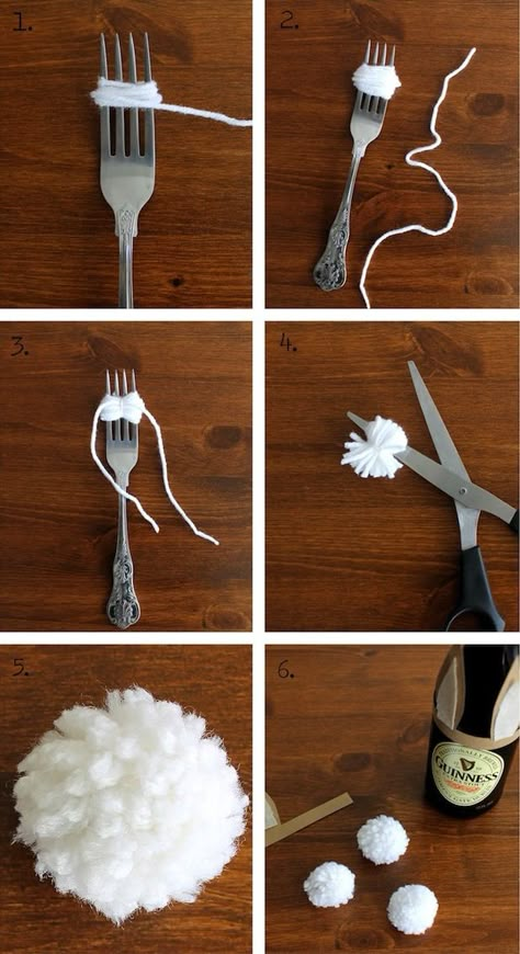 How to make a bunny tail- would be cute for Easter cards/decorations or a bunny costume (use a giant serving fork to supersize one!) Påskeaktiviteter For Barn, Diy – Velikonoce, Diy Osterschmuck, Easter Board, Fun Easter Crafts, Easter Egg Basket, Diy Pom Pom, Personalized Easter Basket, Unique Easter