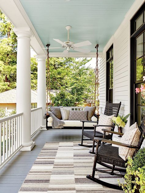 These 19 Peaceful Porch Swings Will Inspire You to Sit a Spell Porch Seating, Front Porch Seating, Front Porch Bench, Veranda Design, Front Porch Furniture, Porch Bench, Porch Ceiling, Front Porch Design, Farmhouse Front Porches