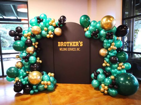 Chiara walls Welding Services, Beautiful Balloons, Birthday Logo, Green Balloon, Decoration Party, Balloon Garland, Balloons, Party Decorations, Birthday