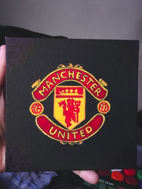 Man United Drawings, Manchester United Gift Ideas, Manchester United Painting, Football Painting Canvases, Manchester United Drawing, Football Painting Ideas, Football Canvas Painting, Manchester United Gifts, Manchester United Art