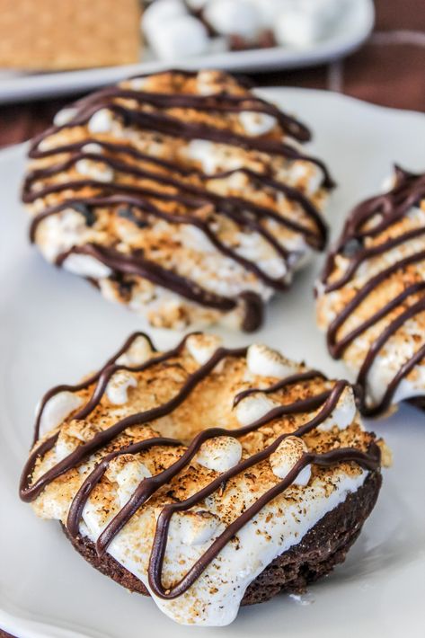 S'Mores Chocolate Donuts Recipe - Life Love Liz Campfire Desserts, Marshmallow Creme, Chocolate Donuts, Semi Sweet Chocolate Chips, Donut Recipes, Best Dessert Recipes, S Mores, Cupcake Recipes, Dessert Recipes Easy