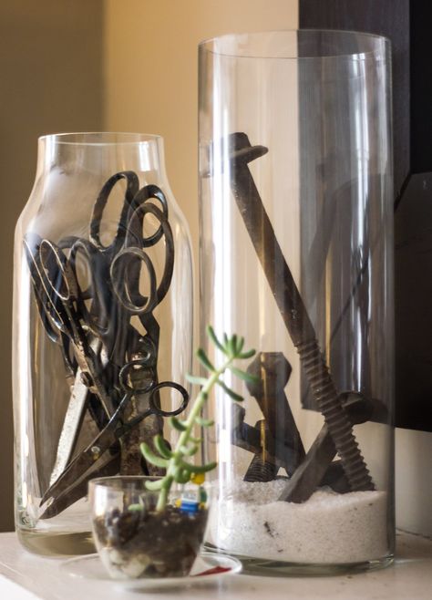 Instead of flowers, why not fill with other things... like scissors! Urban Industrial Decor, Industrial Office Decor, Instead Of Flowers, Barber Shop Decor, Vintage Industrial Decor, Vintage Industrial Furniture, Industrial Interior Design, Nate Berkus, Industrial House