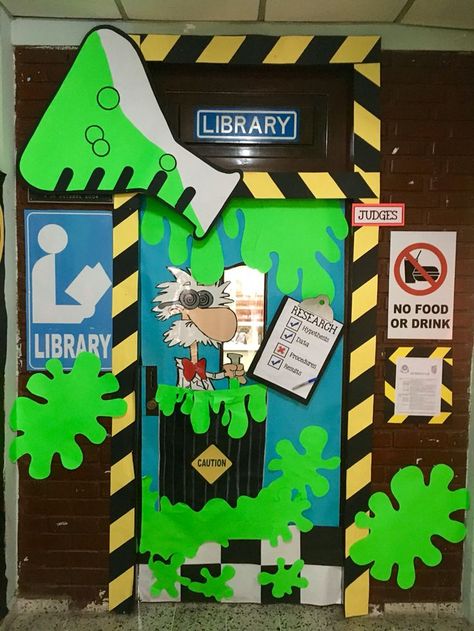 Library Science door!! Science Classroom Theme, Science Fair Decoration Ideas, Science Classroom Door, Science Door Decorations, Science Decorations, Science Lab Decorations, Elementary Science Experiments, Library Door, Science Fair Projects Boards