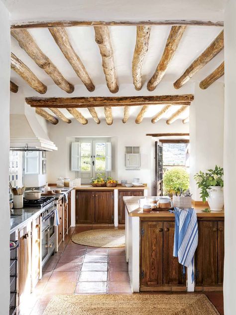 Spanish Kitchens, Spanish Dining Room, Spanish Kitchen, Country Cottage Style, Spanish Style Homes, Dream Kitchens, Country Interior, Renovation Design, Beautiful Houses