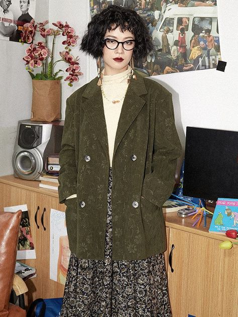 Long Corduroy Jacket Outfit, Steampunk Modern Fashion, Mid Century Outfits, Oversized Corduroy Jacket Outfit, Ghost World Outfits, Whimsigoth Outfits Winter, Green Corduroy Jacket Outfit, Hippie Office Outfit, Funky Fall Outfits