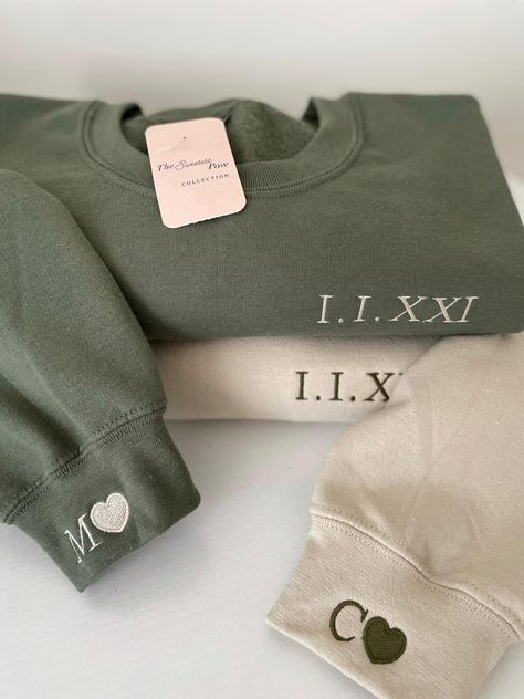 #romannumerals #fleecesweatshirt #matchingoutfits #anniversarygiftsforhim #anniversarygiftsforher #militarygreen #tan #initialswithaheart Embroidered Roman Numerals, Matching Sweatshirts For Couples, Christmas Gifts Boyfriend, Sweatshirts For Couples, Gift Ideas Girlfriend, One Year Gift, Boyfriend Gift Ideas, Girlfriend Gift Ideas, Matching Hoodies For Couples