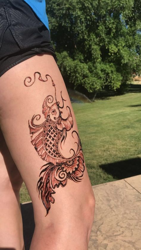 Koi fish in henna :))))) inspired by hennacrone on instagram! Koi Fish Henna Tattoo, Fish Henna Design, Fish Henna Tattoo, Koi Fish Henna, Fish Henna, Henna Designs Arm, Koi Fish Tattoo Meaning, Back Henna, Japanese Koi Fish Tattoo