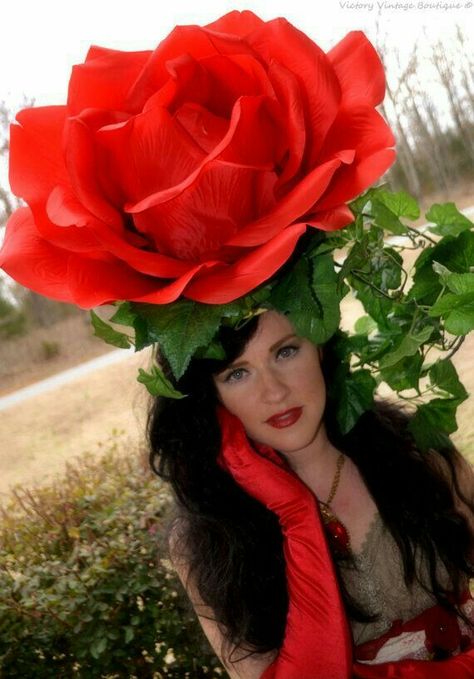 Rose Costume, Head Dresses, Carnaval Costume, Giant Roses, Flower Costume, Flower Headdress, Rose Hat, Dubai World, Giant Flowers