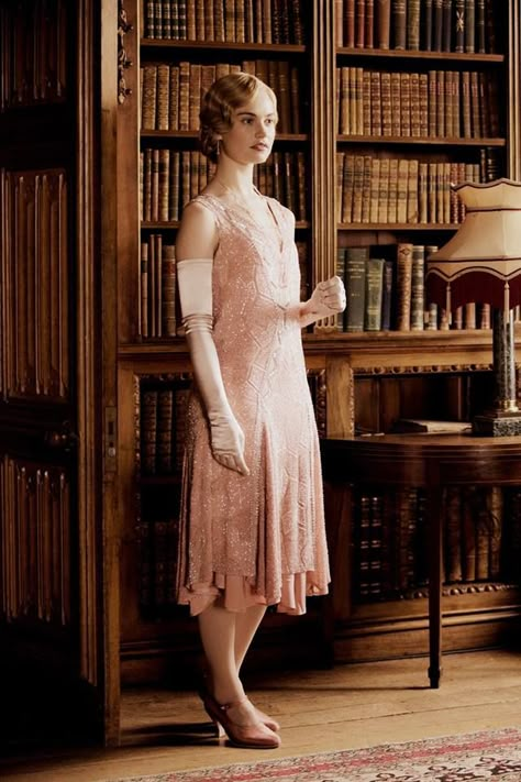 downton abbey season 5 Downton Abbey Clothes, Downtown Abbey Fashion, Wedding Dresses Vintage 20s, Downton Abbey Costumes, Downton Abbey Dresses, Style Année 20, Downton Abbey Fashion, Downton Abby, 20s Fashion