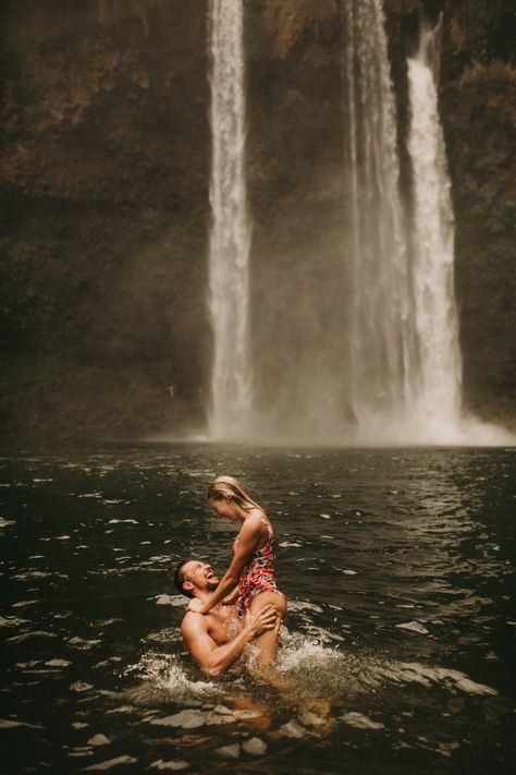 Waterfall Engagement, Waterfall Pictures, Waterfall Photo, Unique Engagement Photos, Romantic Photoshoot, Engagement Photo Ideas, Beautiful Beach Wedding, Adventure Couple, Photo Couple