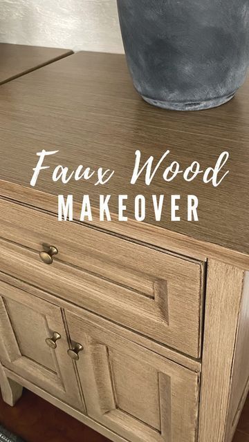 Diy Furniture Painting Ideas Wood, Diy Faux Wood Cabinets, How To Make Laminate Furniture Look Like Wood, Chalk Furniture Painting, Chalk Paint Faux Wood, Gel Stained Furniture, Refinishing Fake Wood Furniture, Painting Fake Wood Furniture, Faux Wood Tutorial