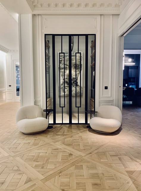 Versailles Parquet Flooring, Versailles Flooring, Interior Neoclassic, Parquet Versailles, Gates Ideas, Gubi Chair, Elevator Interior, Wood Fence Design, Wood Floor Design