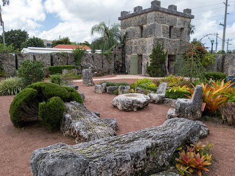 Miami Tourist Attractions, Coral Castle Florida, Florida Tourist Attractions, Home Made Tools, Things To Do In Florida, Castle Museum, Homestead Florida, Coral Castle, Florida Attractions