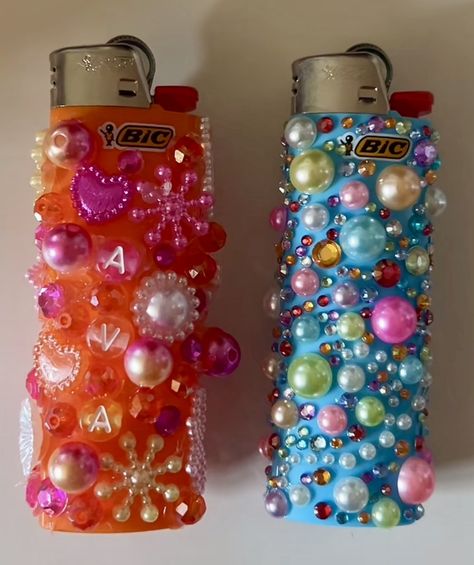 Lighter Keychain Diy, Bejeweled Lighter, Lighter Bedazzled, Decorate Lighters, Decorated Lighters Diy, Lighters Decorated Diy, Decorate Lighter, Painted Lighters, Bic Lighter Crafts Diy